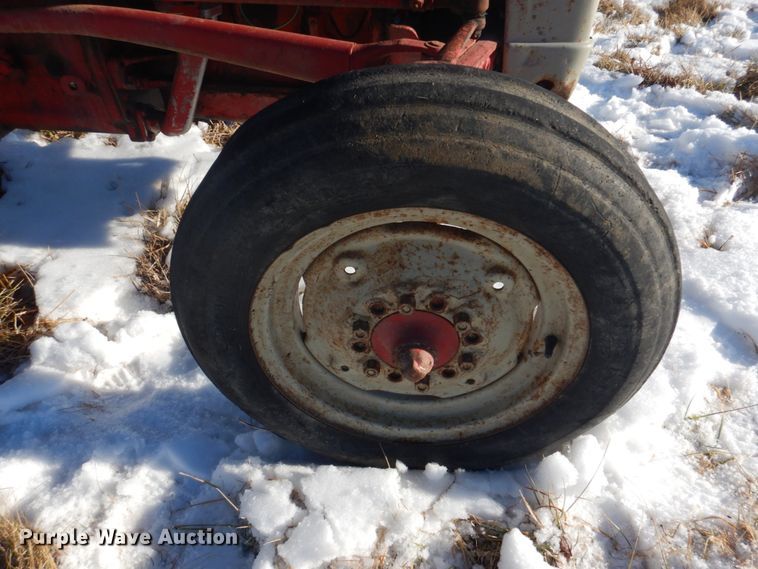 image for item DH8187 1955 Ford 600  tractor