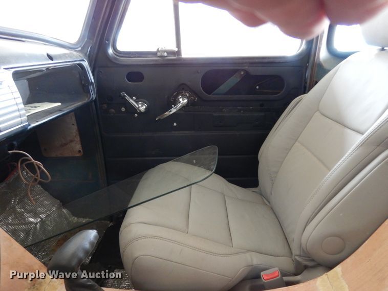 image for item DI8645 1952 Chevrolet  pickup truck