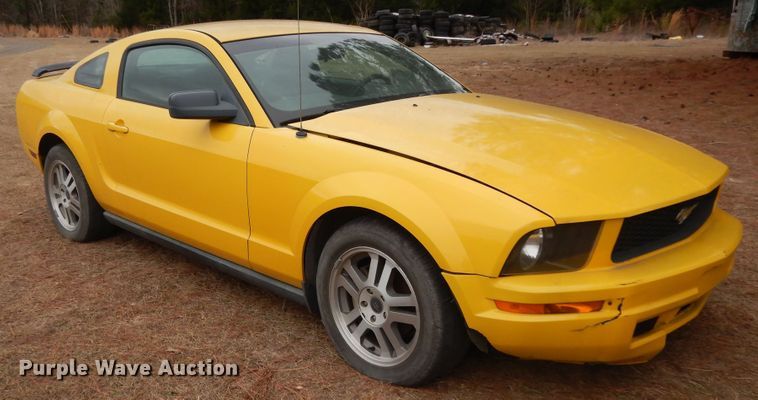 image for item DI8647 2005 Ford Mustang