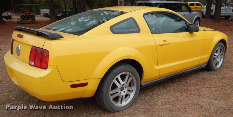 image for item DI8647 2005 Ford Mustang