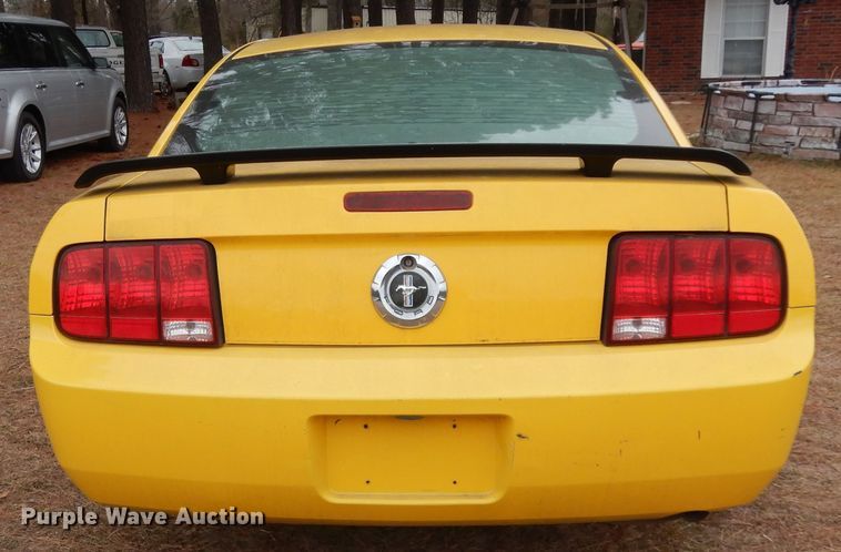 image for item DI8647 2005 Ford Mustang