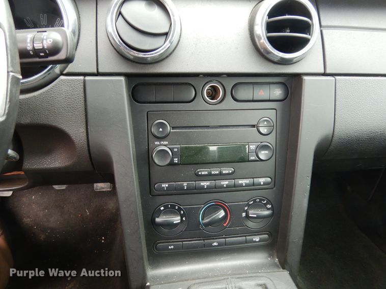 image for item DI8647 2005 Ford Mustang