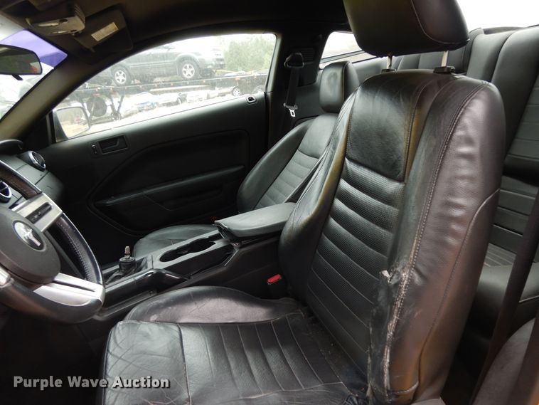 image for item DI8647 2005 Ford Mustang