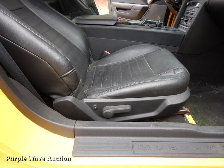 image for item DI8647 2005 Ford Mustang