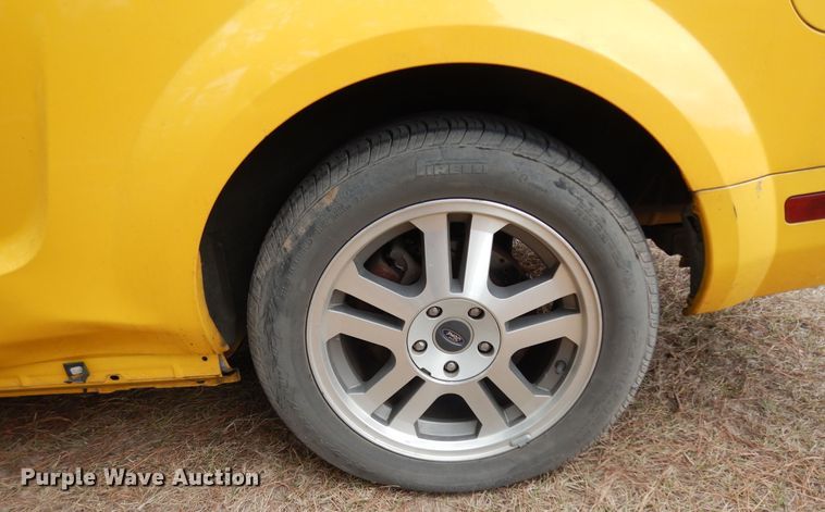 image for item DI8647 2005 Ford Mustang
