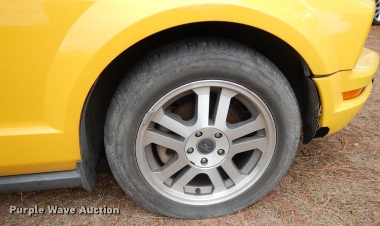 image for item DI8647 2005 Ford Mustang