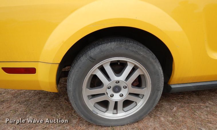 image for item DI8647 2005 Ford Mustang