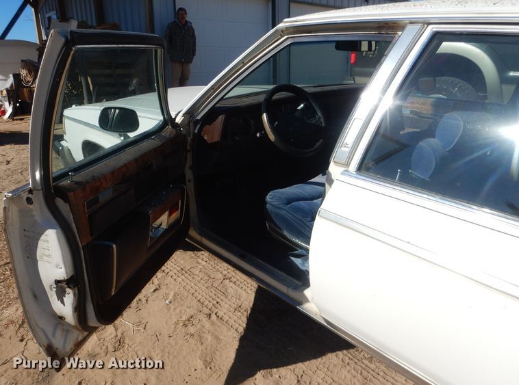image for item DJ1265 1984 Buick Electra Park Avenue