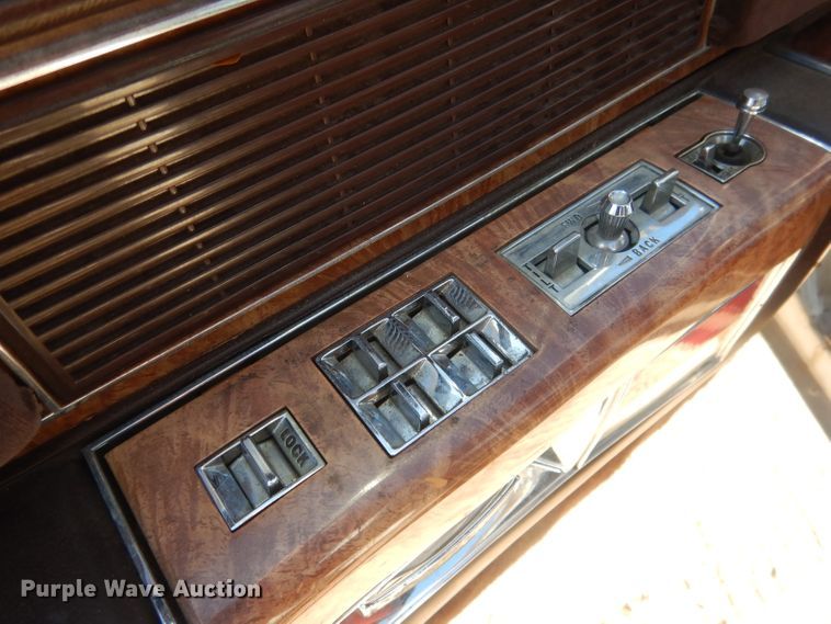 image for item DJ1265 1984 Buick Electra Park Avenue