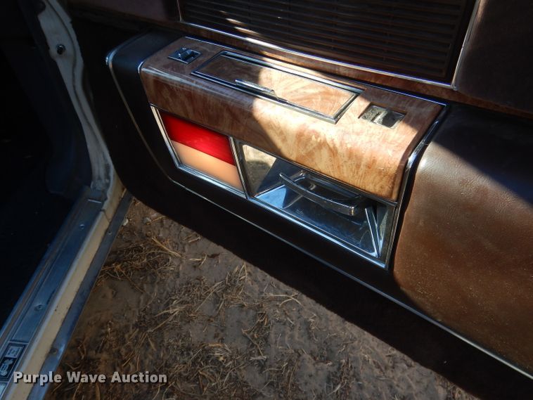 image for item DJ1265 1984 Buick Electra Park Avenue