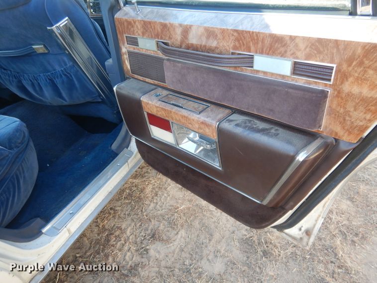 image for item DJ1265 1984 Buick Electra Park Avenue