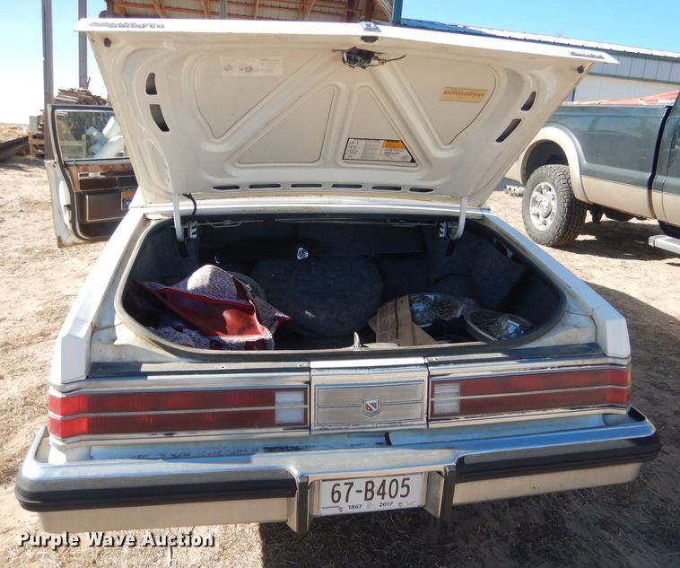 image for item DJ1265 1984 Buick Electra Park Avenue