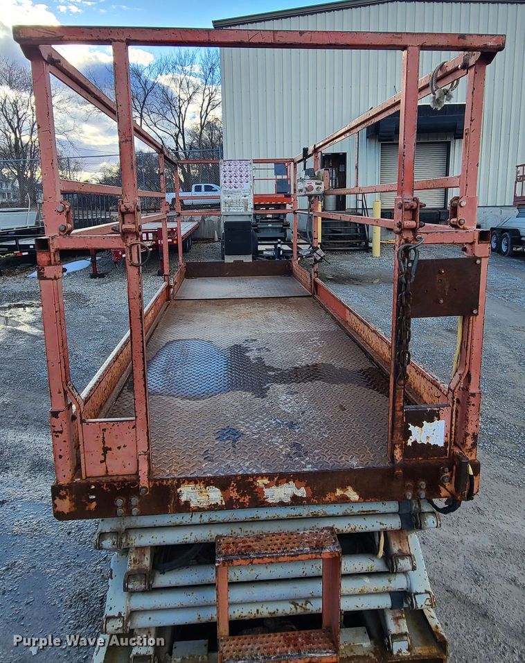 image for item DJ1720 Skyjack SJIII 4626  scissor lift