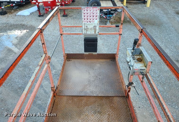 image for item DJ1720 Skyjack SJIII 4626  scissor lift