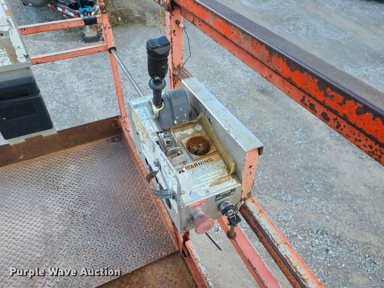 image for item DJ1720 Skyjack SJIII 4626  scissor lift