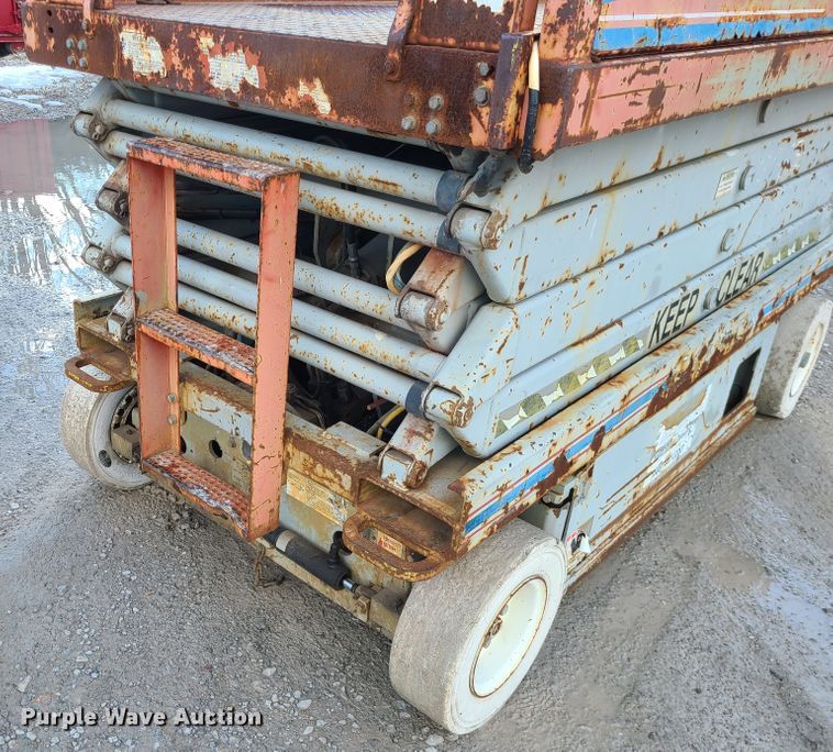 image for item DJ1720 Skyjack SJIII 4626  scissor lift
