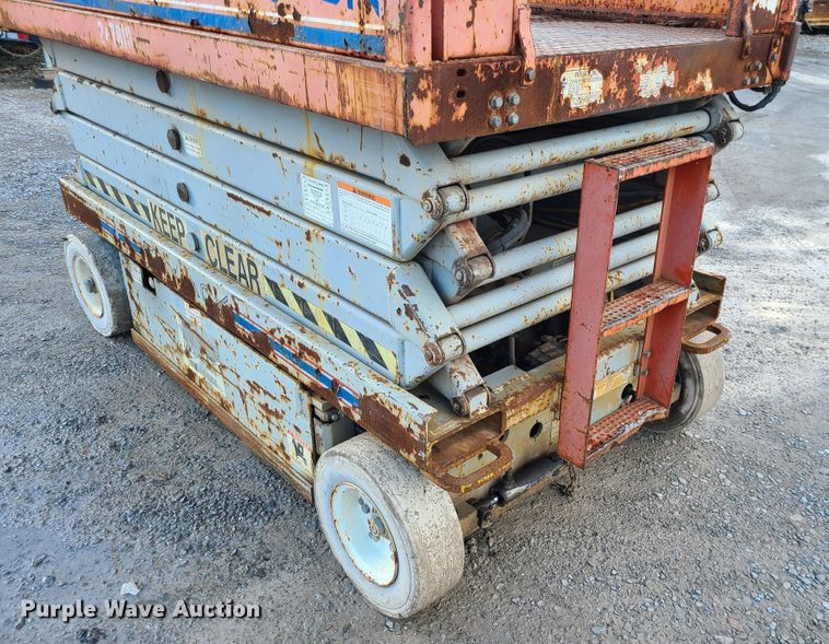 image for item DJ1720 Skyjack SJIII 4626  scissor lift