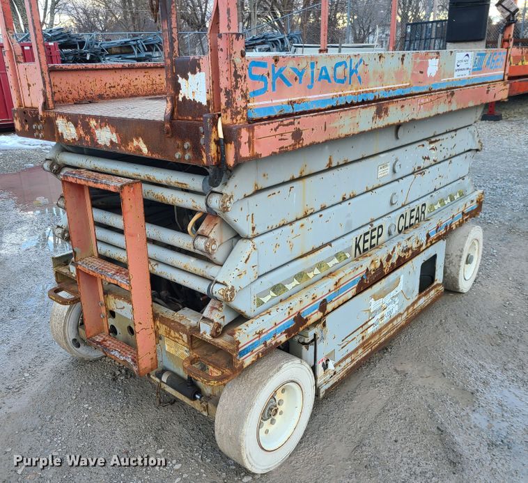 image for item DJ1720 Skyjack SJIII 4626  scissor lift