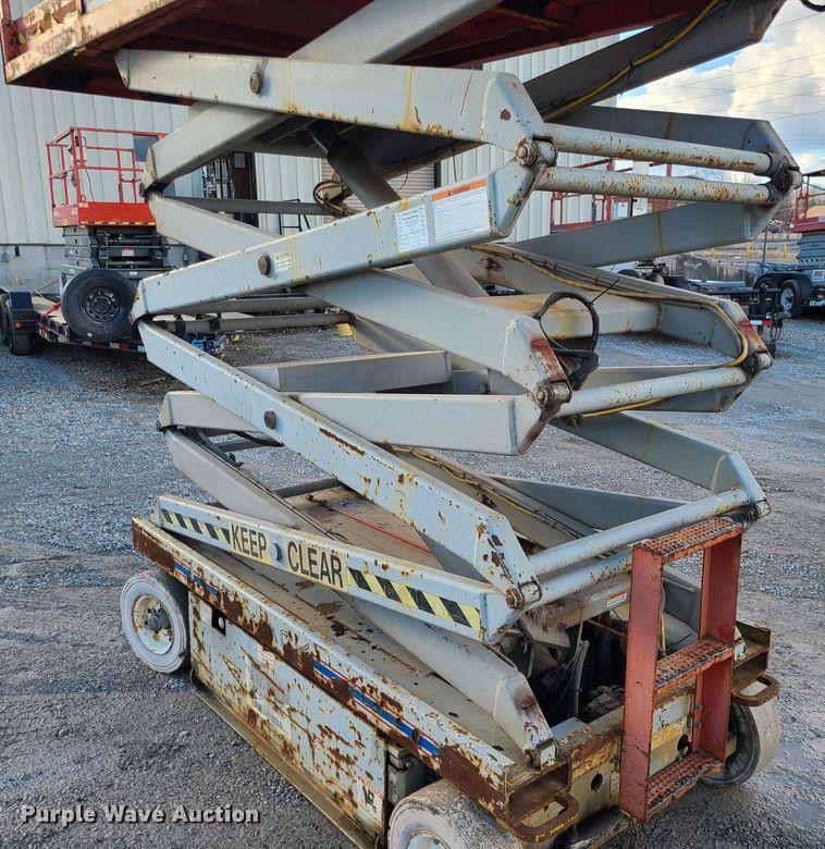 image for item DJ1720 Skyjack SJIII 4626  scissor lift