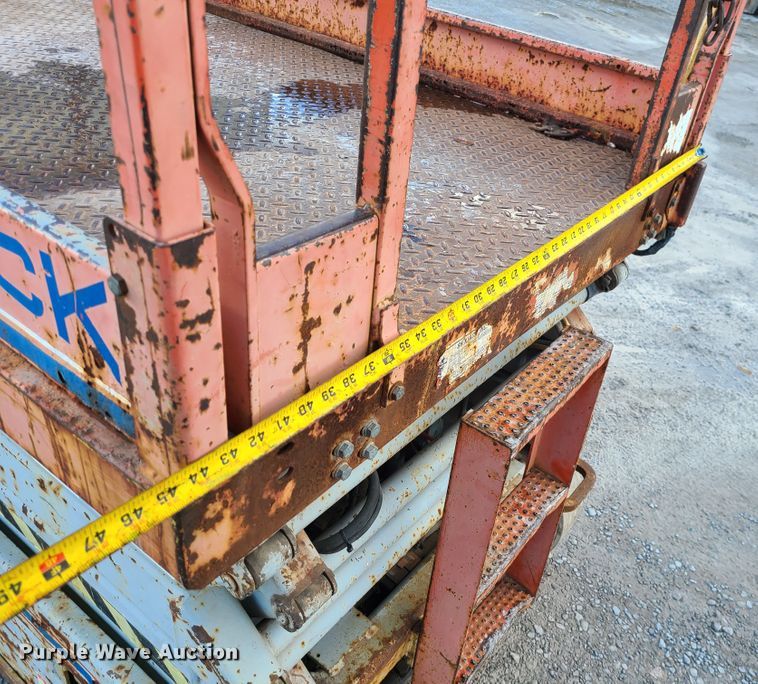 image for item DJ1720 Skyjack SJIII 4626  scissor lift