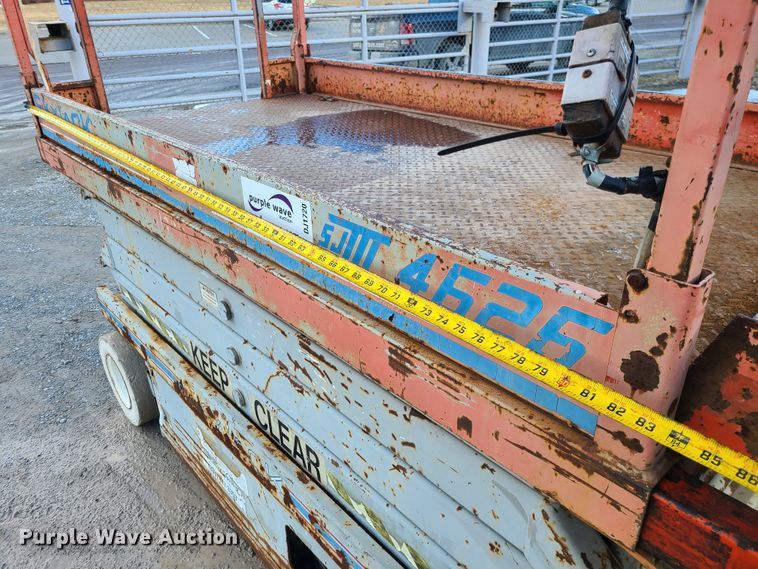 image for item DJ1720 Skyjack SJIII 4626  scissor lift