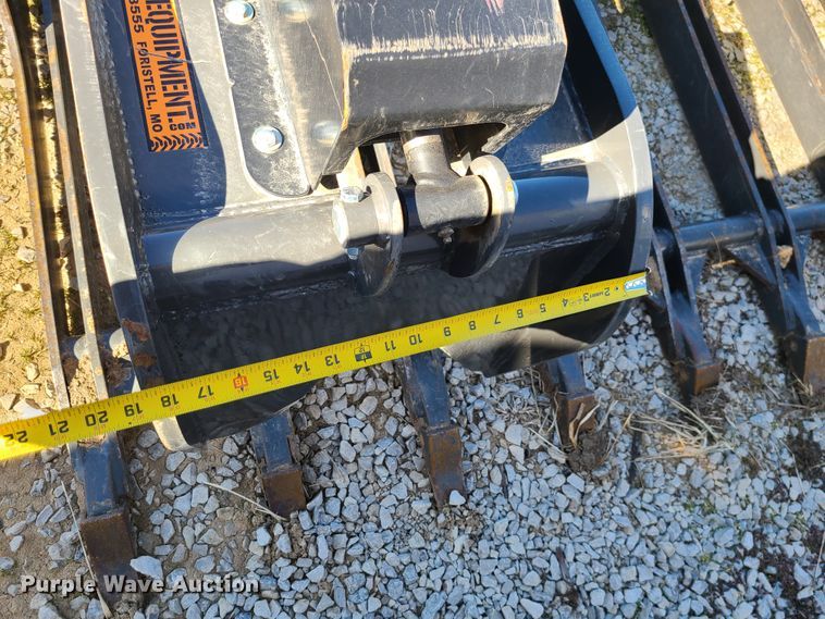 image for item DJ1723 84" W skid steer grapple bucket