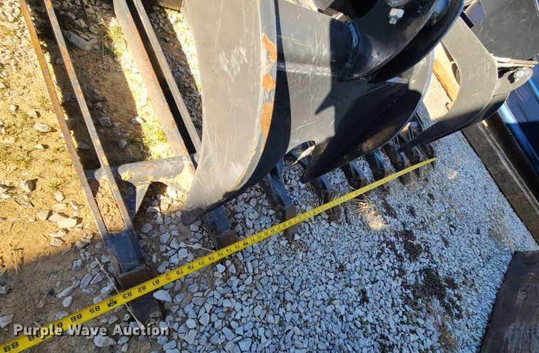 image for item DJ1723 84" W skid steer grapple bucket