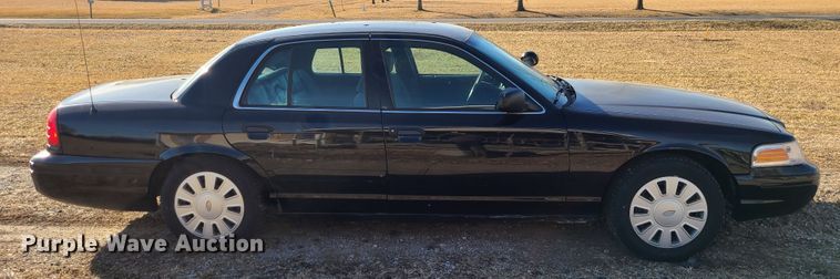 image for item DJ1726 2005 Ford Crown Victoria Police Interecptor