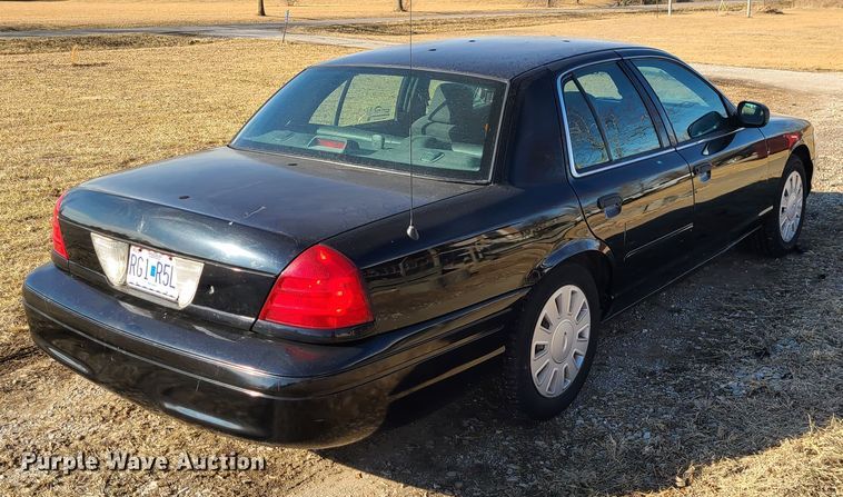 image for item DJ1726 2005 Ford Crown Victoria Police Interecptor