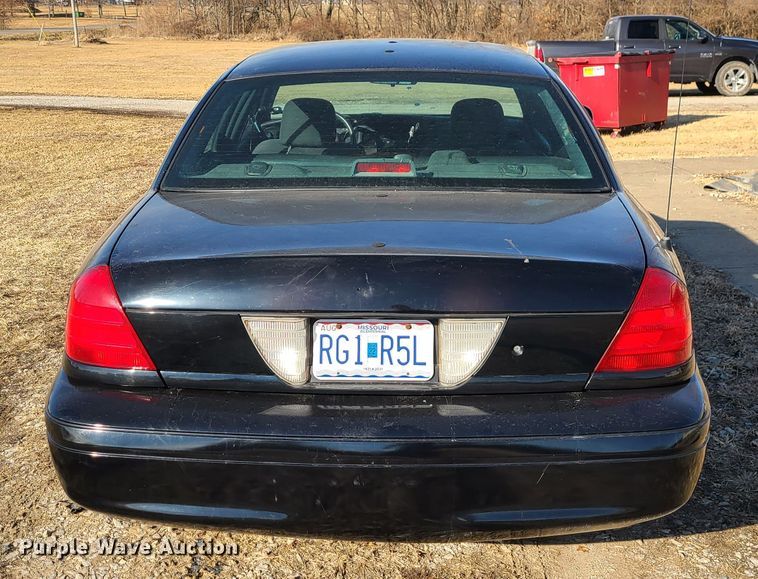 image for item DJ1726 2005 Ford Crown Victoria Police Interecptor
