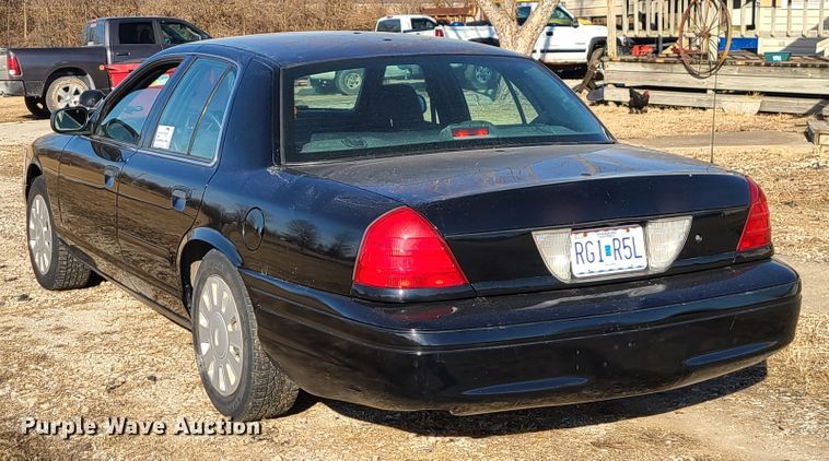 image for item DJ1726 2005 Ford Crown Victoria Police Interecptor