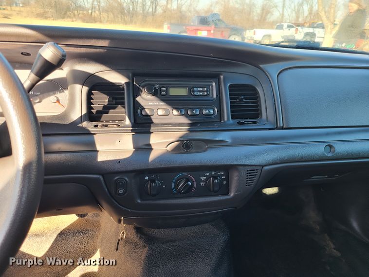 image for item DJ1726 2005 Ford Crown Victoria Police Interecptor
