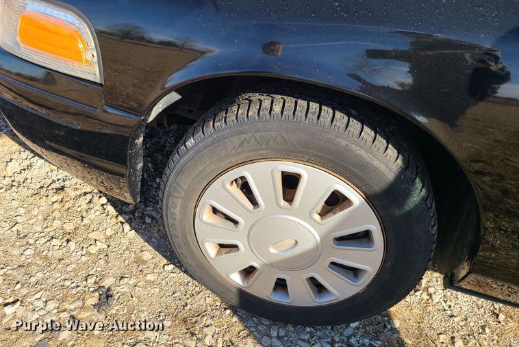 image for item DJ1726 2005 Ford Crown Victoria Police Interecptor