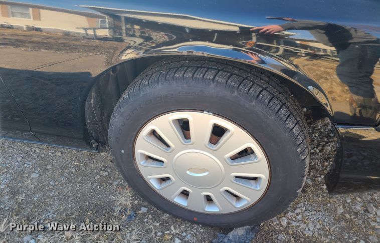 image for item DJ1726 2005 Ford Crown Victoria Police Interecptor