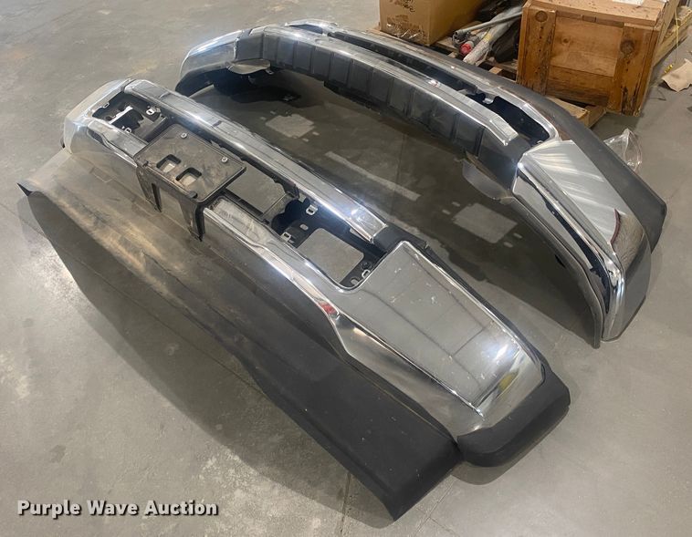 image for item DL1495 (2) Ford F550 front bumpers