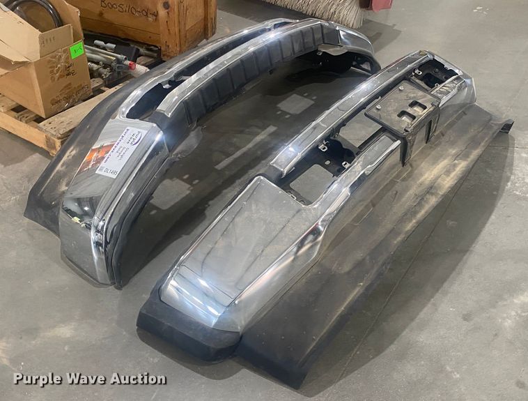 image for item DL1495 (2) Ford F550 front bumpers