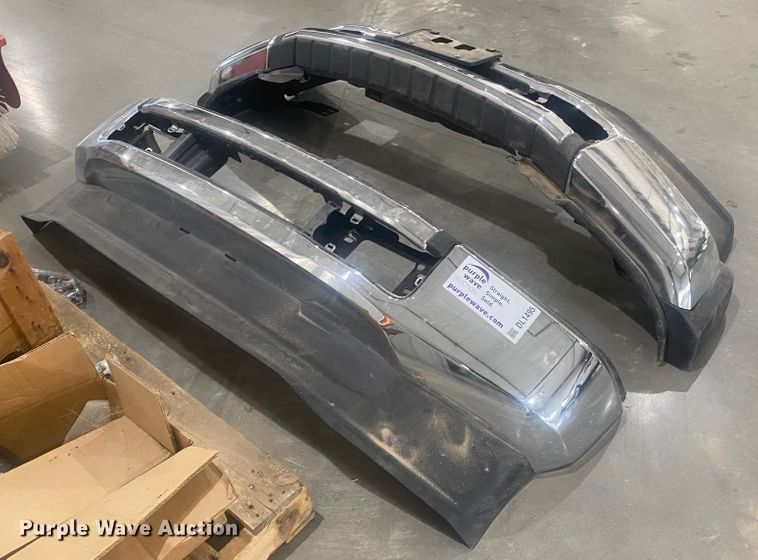 image for item DL1495 (2) Ford F550 front bumpers