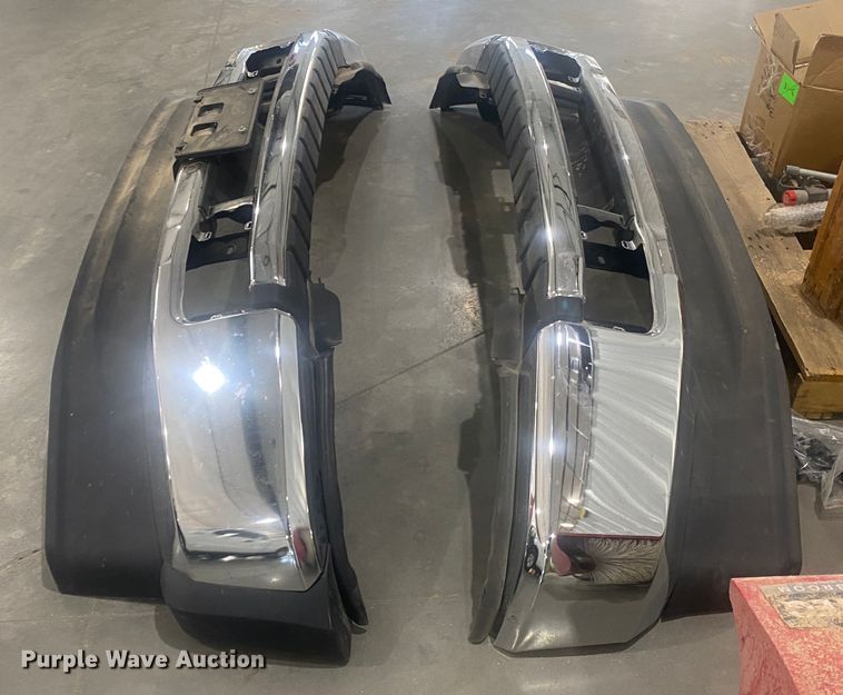 image for item DL1495 (2) Ford F550 front bumpers