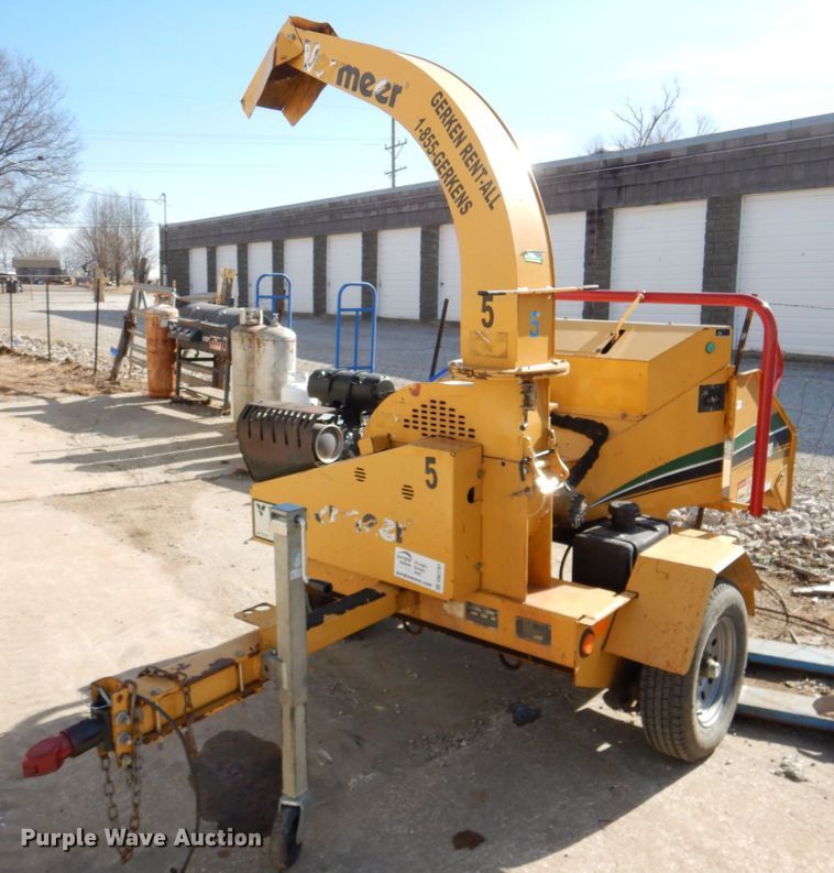 image for item DN2701 2014 Vermeer BC700XL  wood chipper