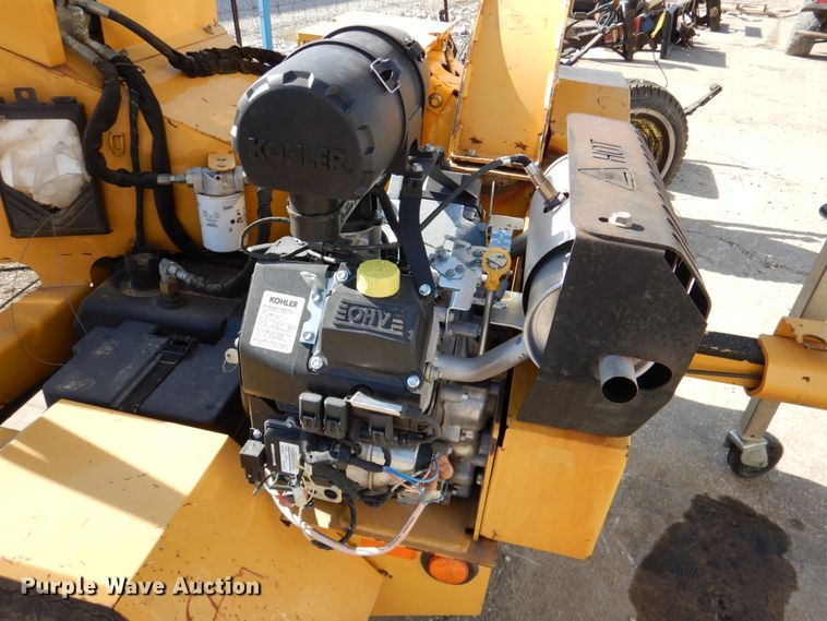 image for item DN2701 2014 Vermeer BC700XL  wood chipper