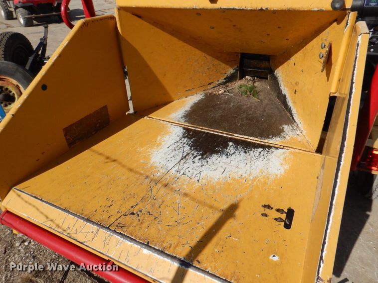 image for item DN2701 2014 Vermeer BC700XL  wood chipper
