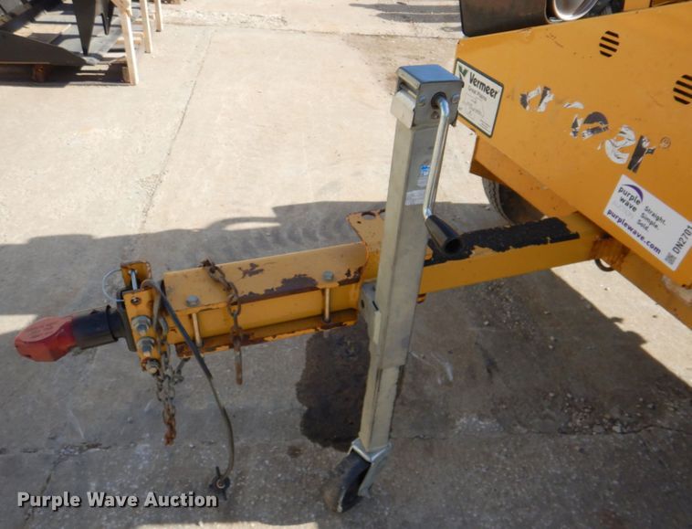 image for item DN2701 2014 Vermeer BC700XL  wood chipper