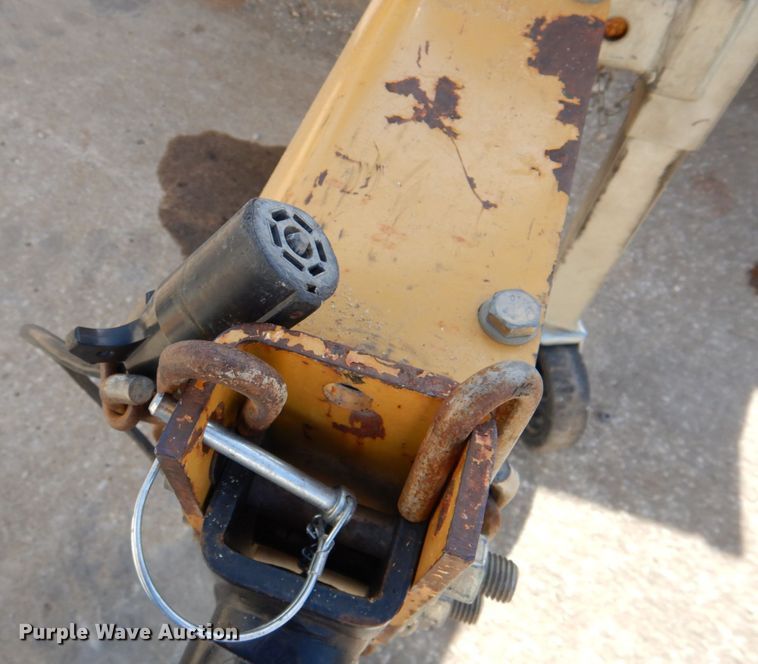 image for item DN2701 2014 Vermeer BC700XL  wood chipper