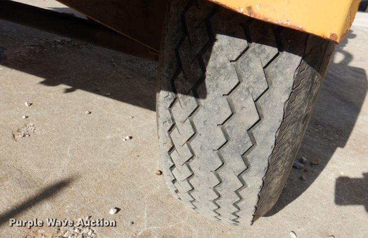 image for item DN2701 2014 Vermeer BC700XL  wood chipper