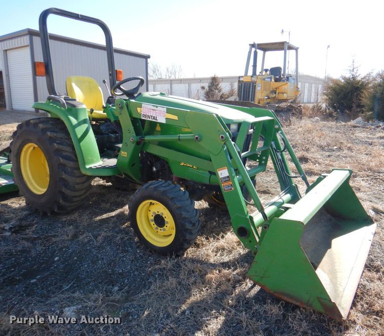 image for item DN2710 2014 John Deere 3038E  MFWD tractor