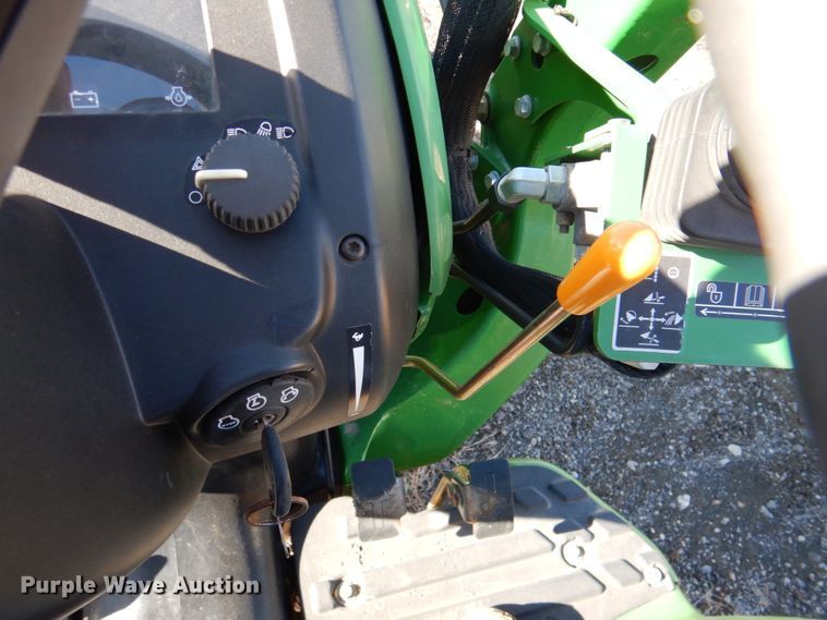 image for item DN2710 2014 John Deere 3038E  MFWD tractor