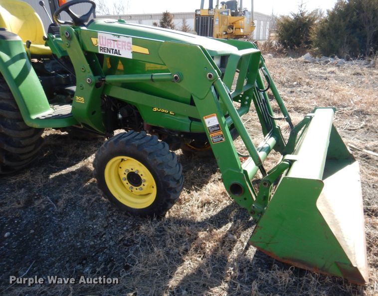 image for item DN2710 2014 John Deere 3038E  MFWD tractor