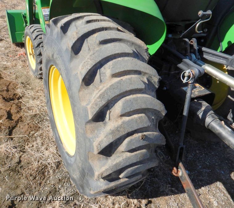 image for item DN2710 2014 John Deere 3038E  MFWD tractor