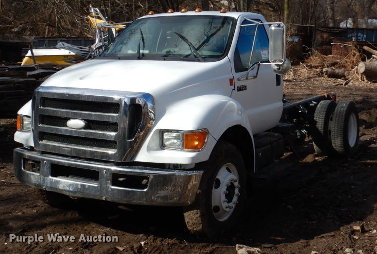 image for item DN7250 2008 Ford F750 Super Duty XL  truck cab and chassis
