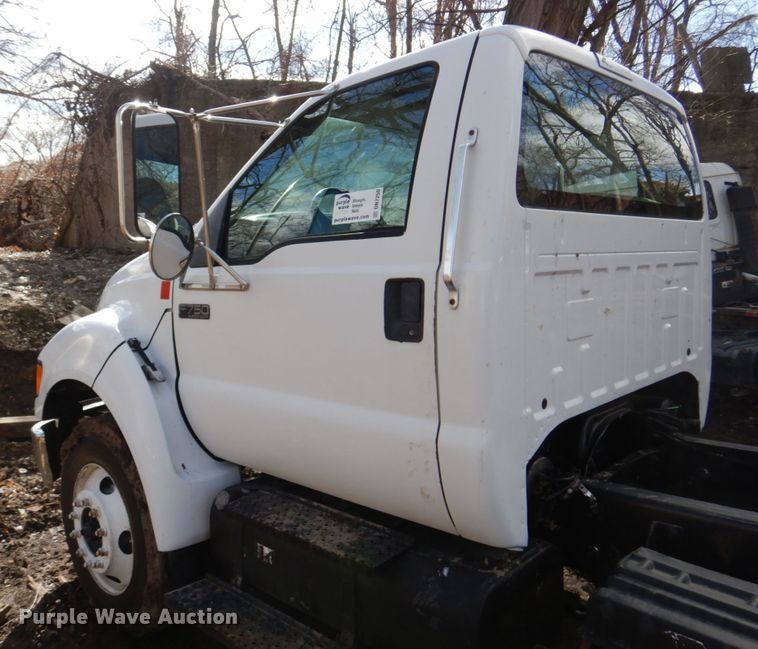 image for item DN7250 2008 Ford F750 Super Duty XL  truck cab and chassis
